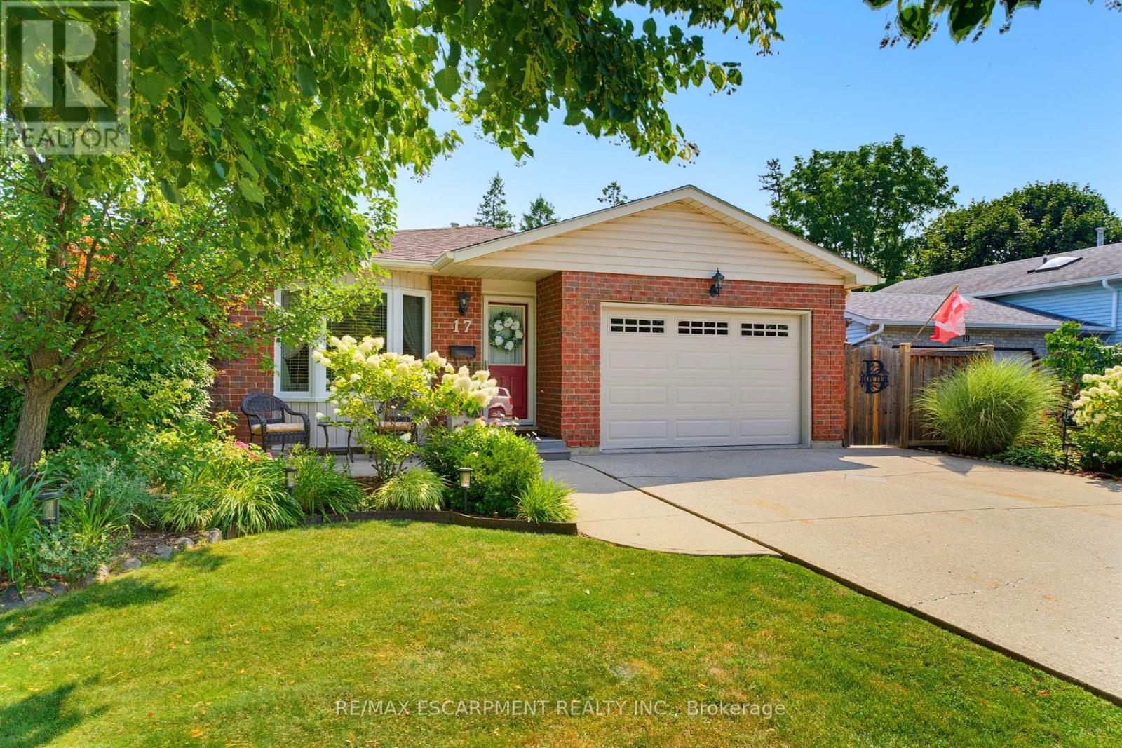 17 Buchanan Drive, Haldimand, Ontario  N3W 1H1 - Photo 4 - X13677730