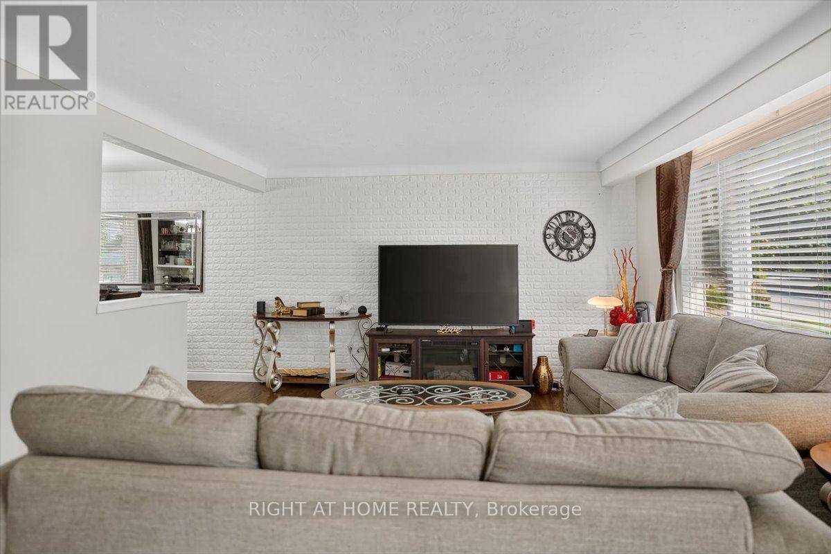 43 Monarch Park Drive, St. Catharines, Ontario  L2M 3K8 - Photo 4 - X13677784