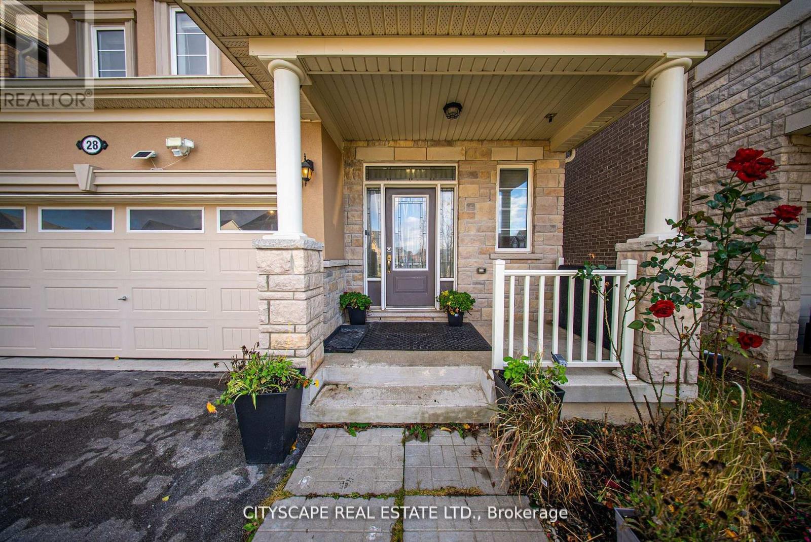 28 Celano Drive, Hamilton, Ontario  L8B 1V3 - Photo 4 - X13677798