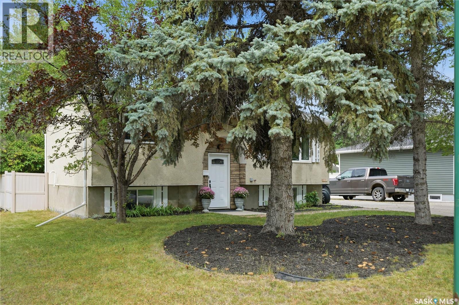 317 Simon Fraser Crescent, Saskatoon, Saskatchewan  S7H 3T5 - Photo 2 - SK045629