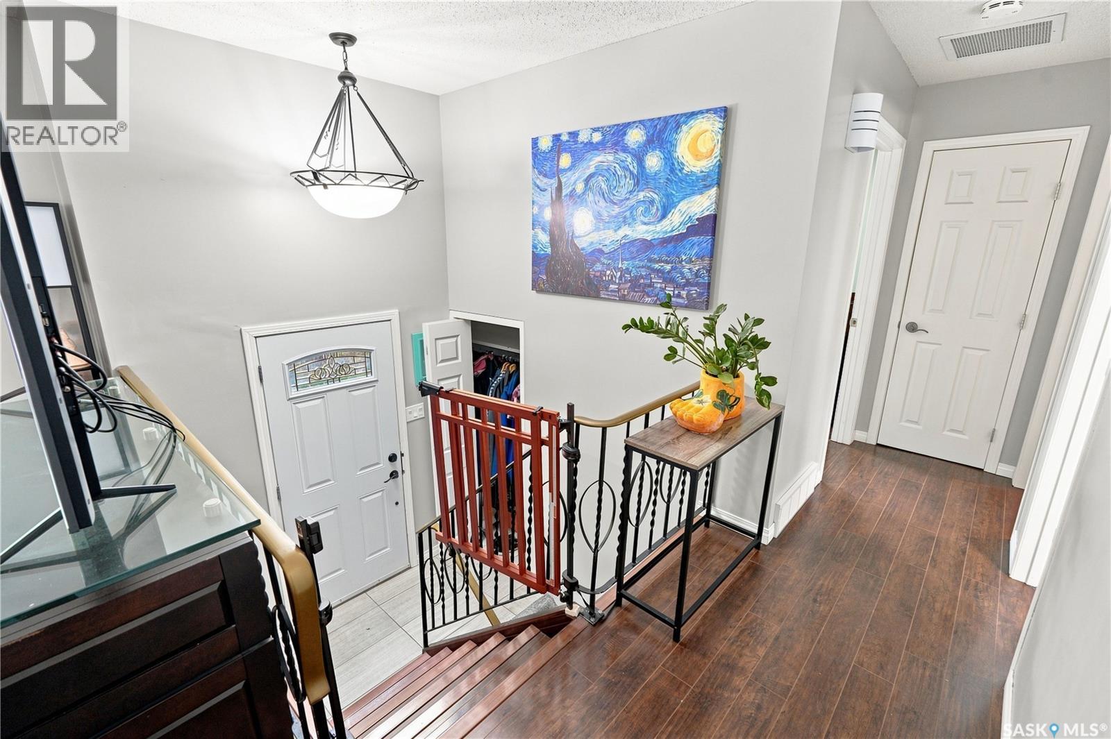 317 Simon Fraser Crescent, Saskatoon, Saskatchewan  S7H 3T5 - Photo 5 - SK045629
