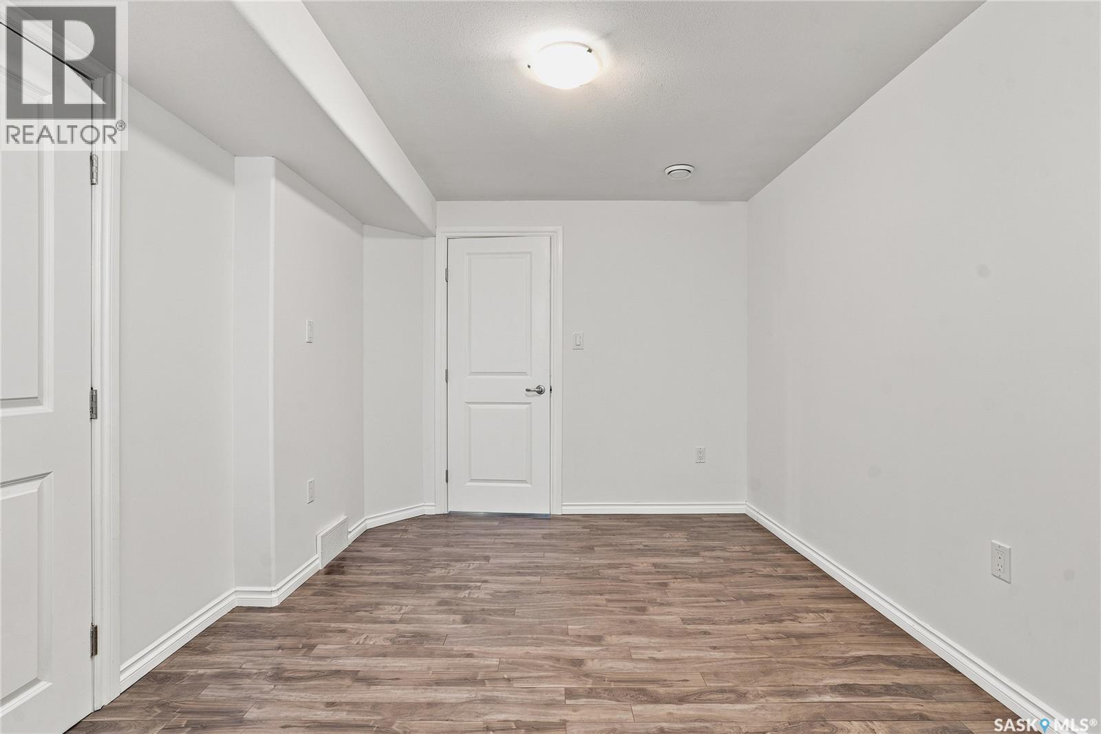242 Pohorecky Street, Saskatoon, Saskatchewan  S7W 0J3 - Photo 38 - SK045501