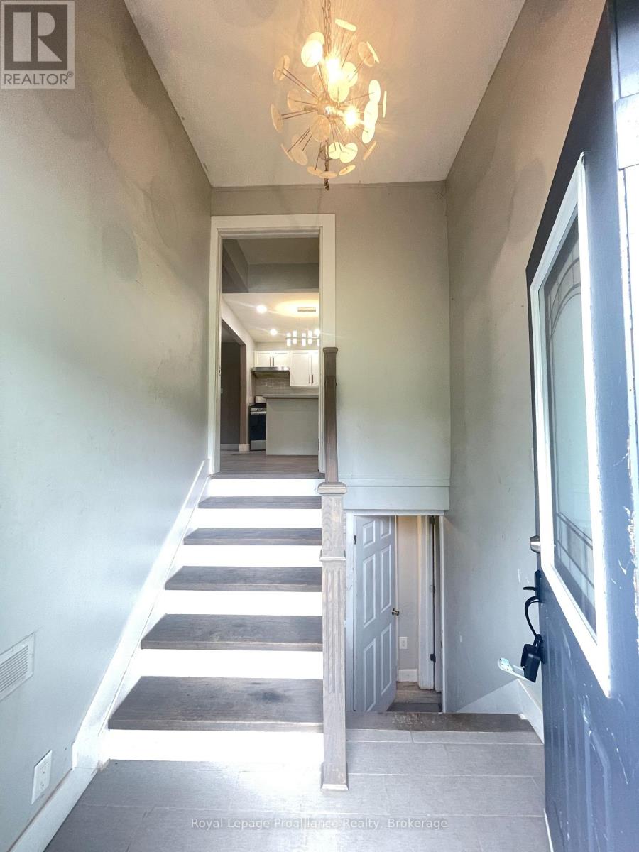 357 Martin Road, Peterborough, Ontario  K9K 1C9 - Photo 4 - X13606338