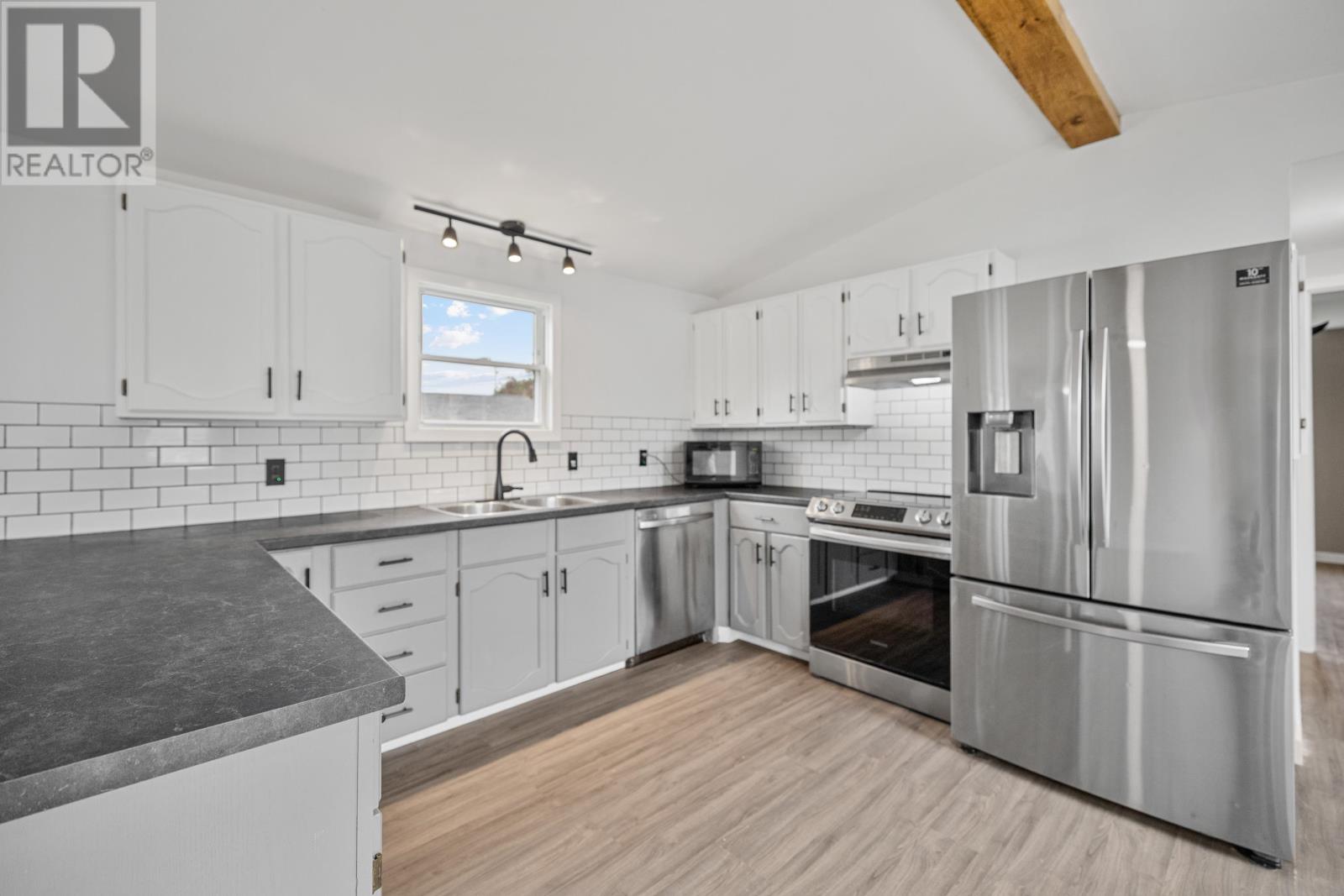 19 Amber Avenue, Charlottetown, Prince Edward Island  C1E 1Z4 - Photo 3 - 202620673