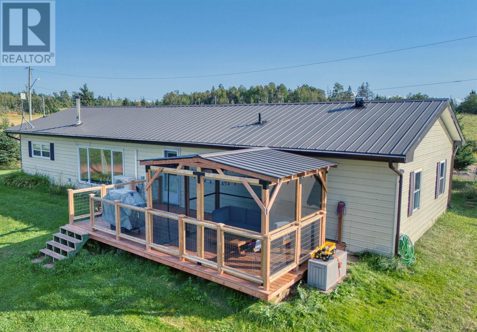 4 Maple Drive, Rocky Point, Prince Edward Island  C0A 1H2 - Photo 18 - 202620674