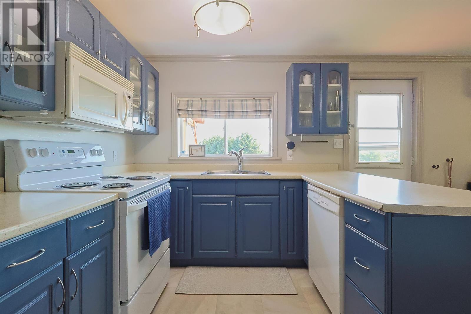 4 Maple Drive, Rocky Point, Prince Edward Island  C0A 1H2 - Photo 5 - 202620674