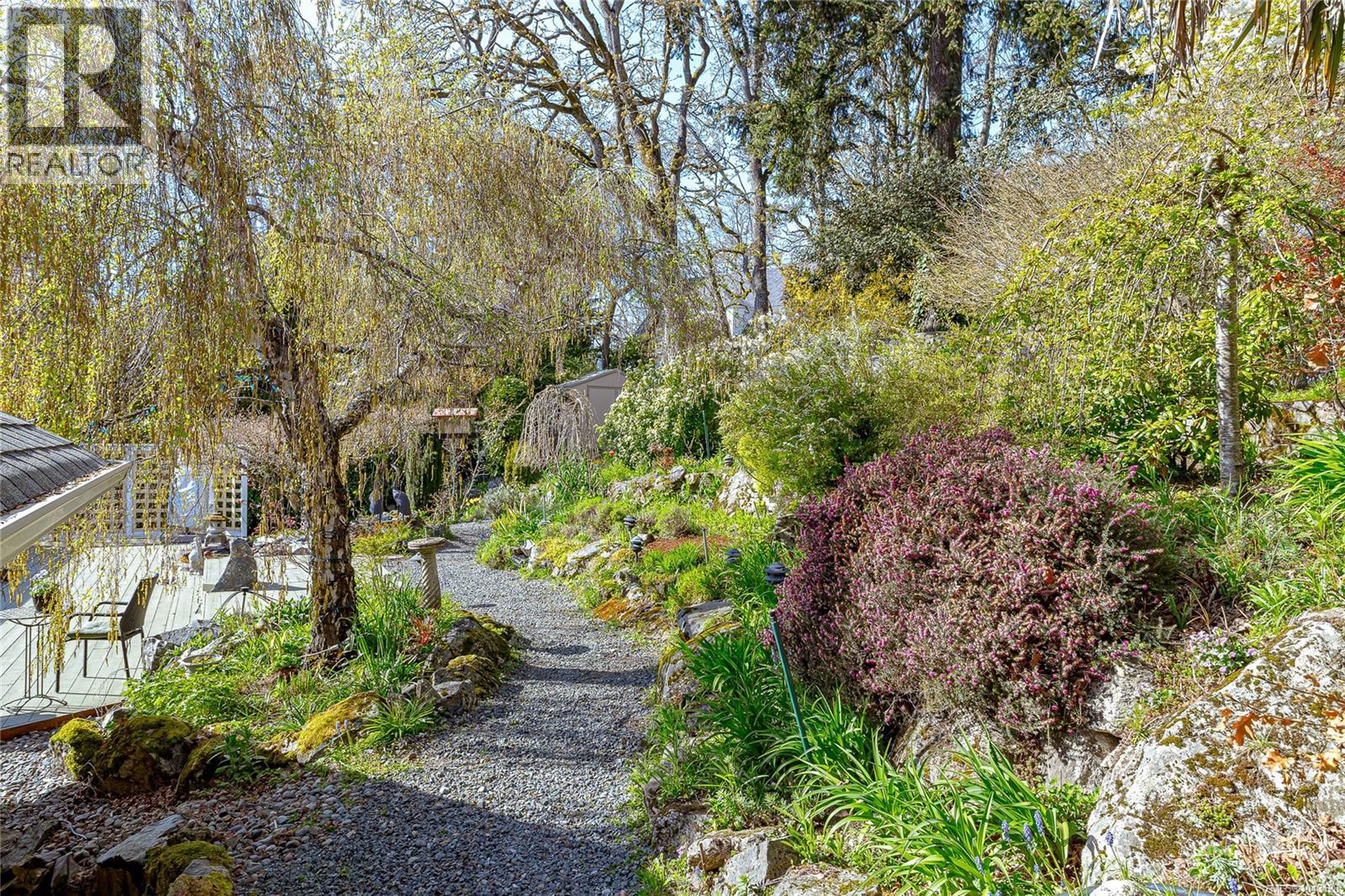 1184 Clovelly Terr, Saanich, British Columbia  V8P 1V6 - Photo 73 - 1043128