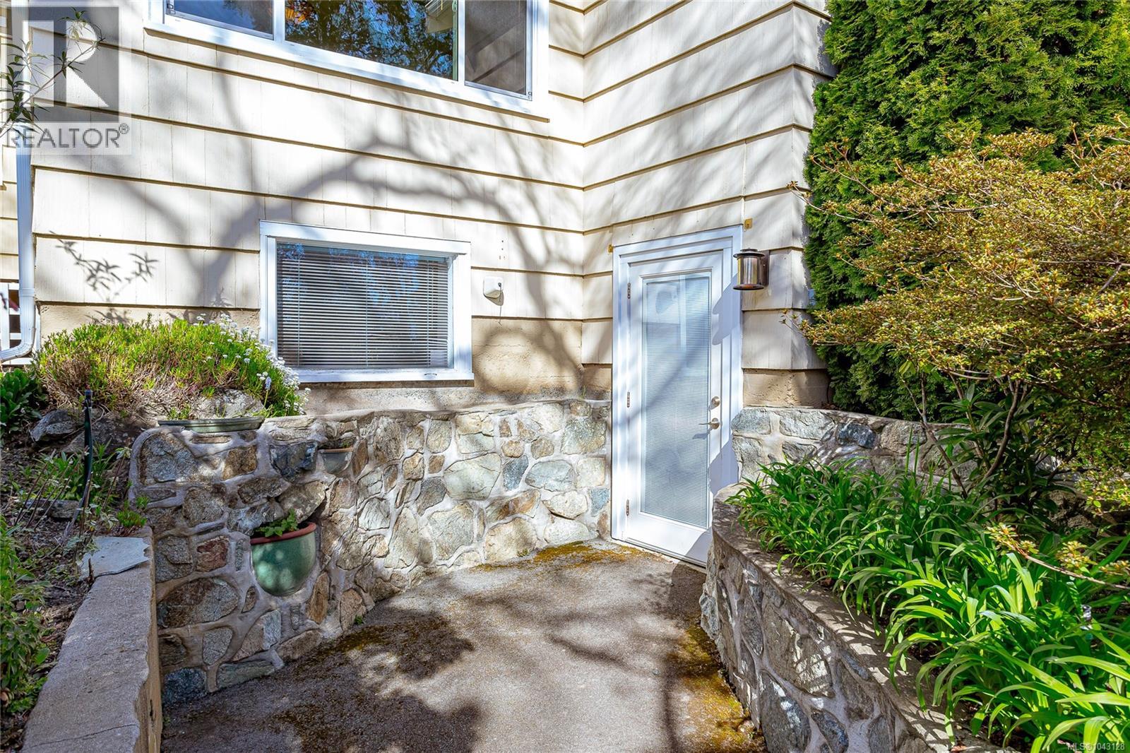 1184 Clovelly Terr, Saanich, British Columbia  V8P 1V6 - Photo 50 - 1043128