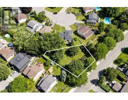 PART 2 - 20 OAK COURT, Aurora, Ontario