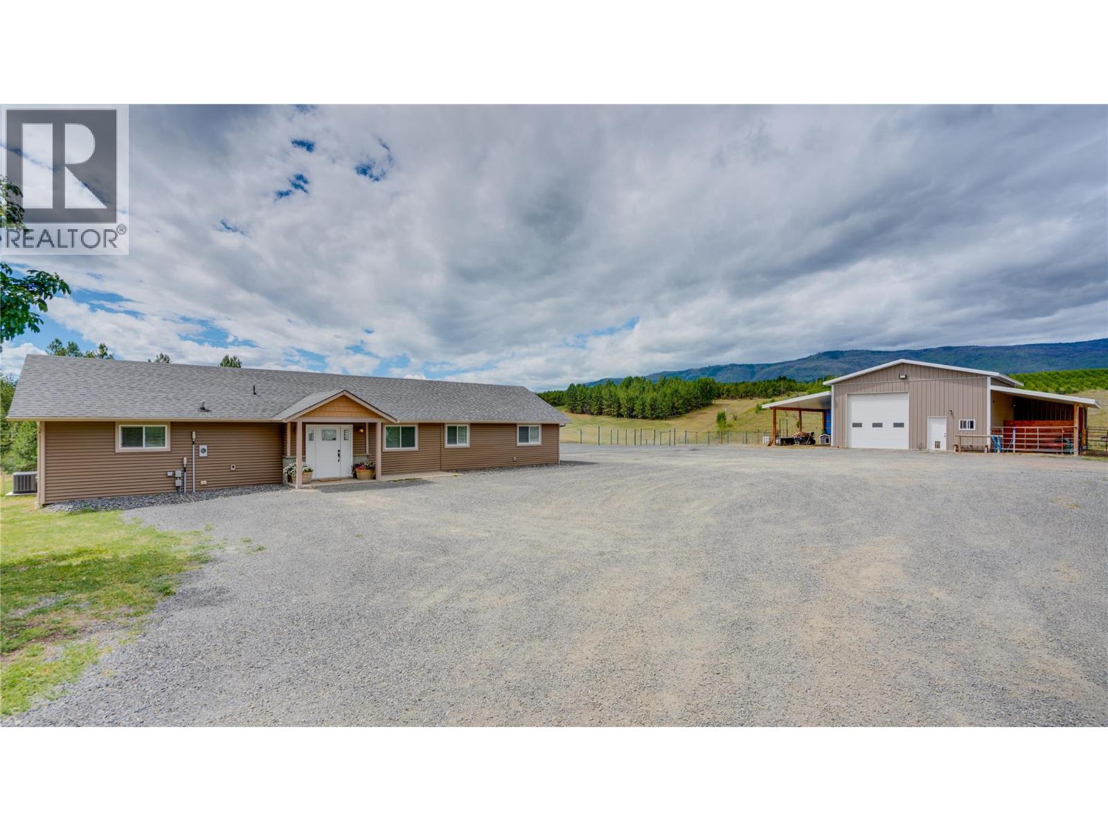 893 Evans Road, Spallumcheen, British Columbia  V4Y 0P6 - Photo 8 - 10394700