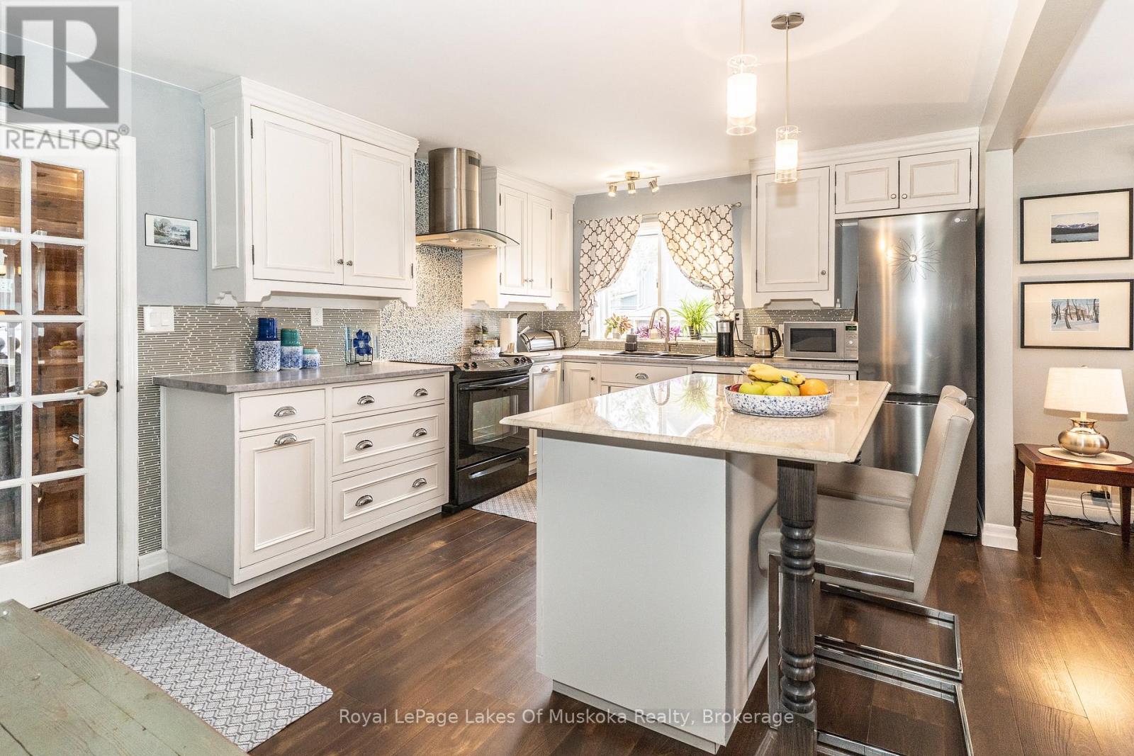 295 Bishop Street, Gravenhurst, Ontario  P1P 1J6 - Photo 3 - X13068426