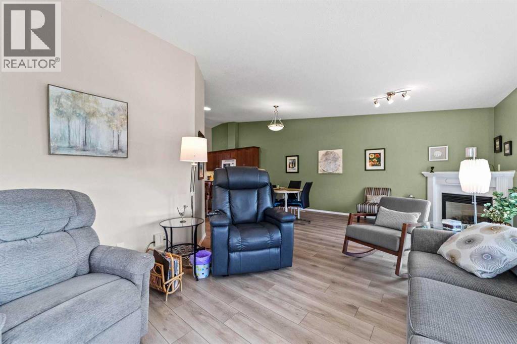 4512 71 Street Close, Camrose, Alberta  T4V 5B4 - Photo 12 - A2337343