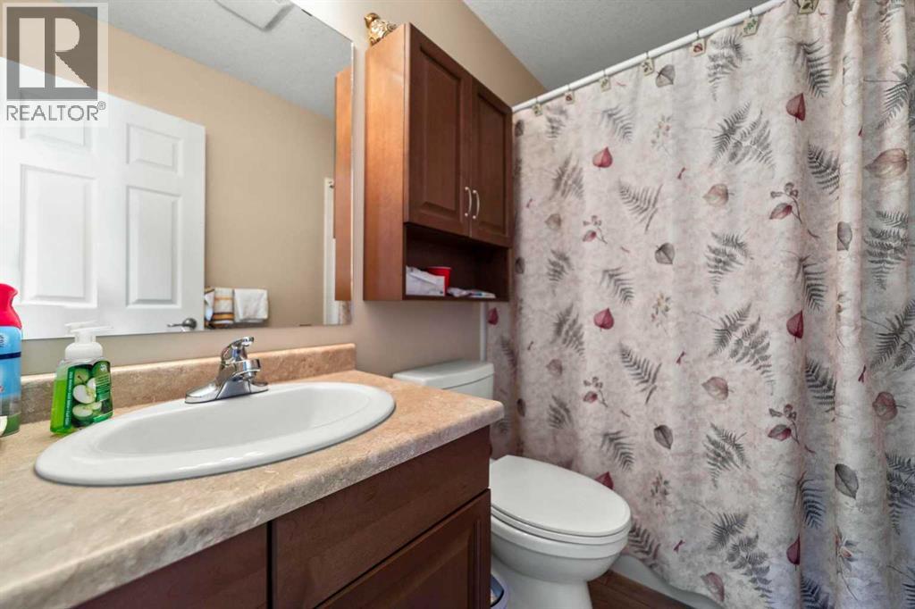 4512 71 Street Close, Camrose, Alberta  T4V 5B4 - Photo 20 - A2337343