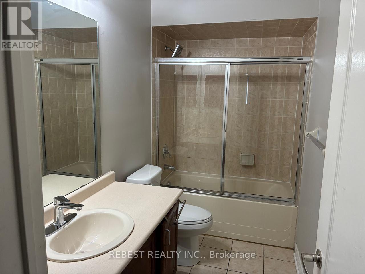 18 Village Lake Crescent, Brampton, Ontario  L6S 6K2 - Photo 11 - W13636974