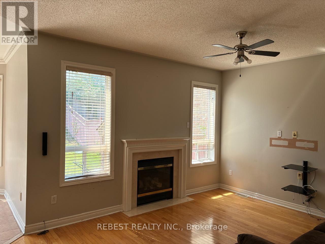 18 Village Lake Crescent, Brampton, Ontario  L6S 6K2 - Photo 5 - W13636974