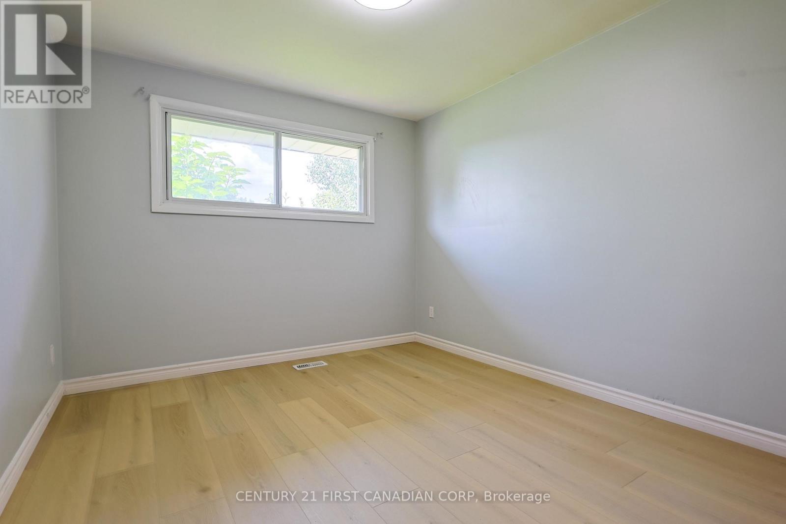 Upper - 268 Burlington Crescent, London South, Ontario  N5Z 3G5 - Photo 17 - X13677550
