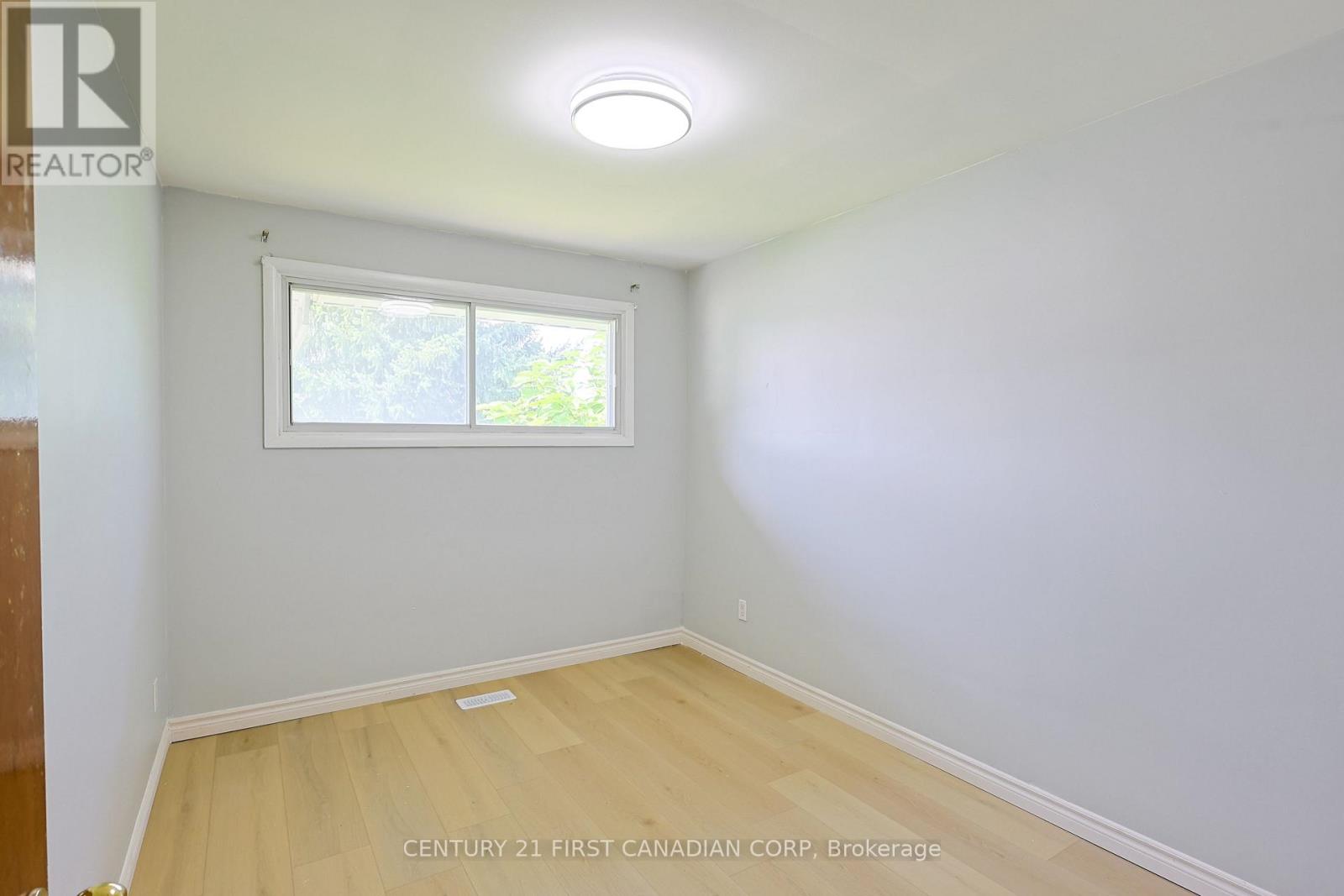 Upper - 268 Burlington Crescent, London South, Ontario  N5Z 3G5 - Photo 14 - X13677550