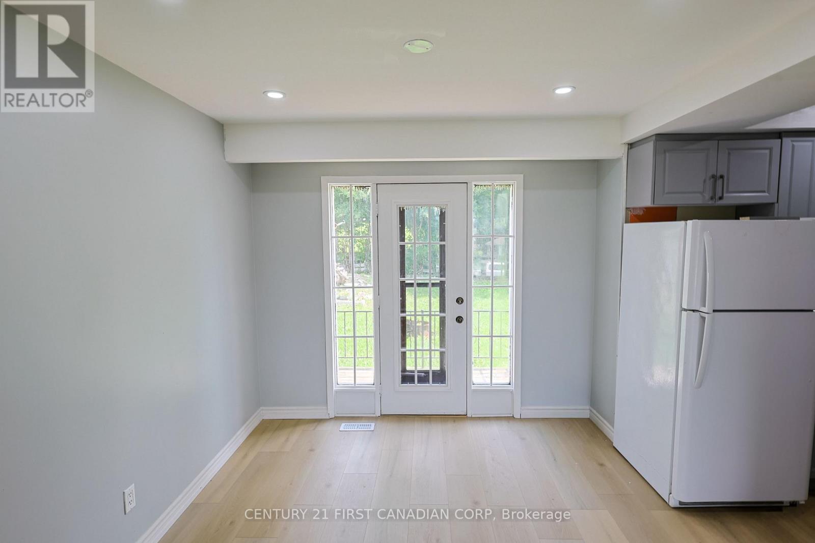 Upper - 268 Burlington Crescent, London South, Ontario  N5Z 3G5 - Photo 12 - X13677550