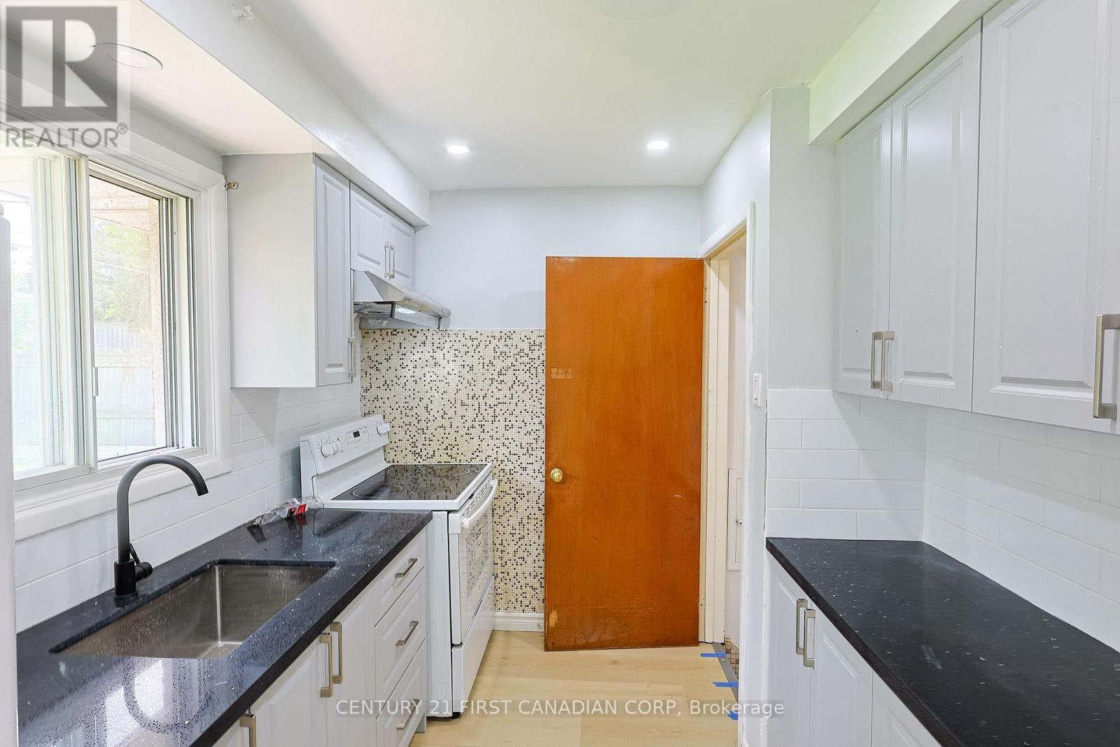 Upper - 268 Burlington Crescent, London South, Ontario  N5Z 3G5 - Photo 26 - X13677550