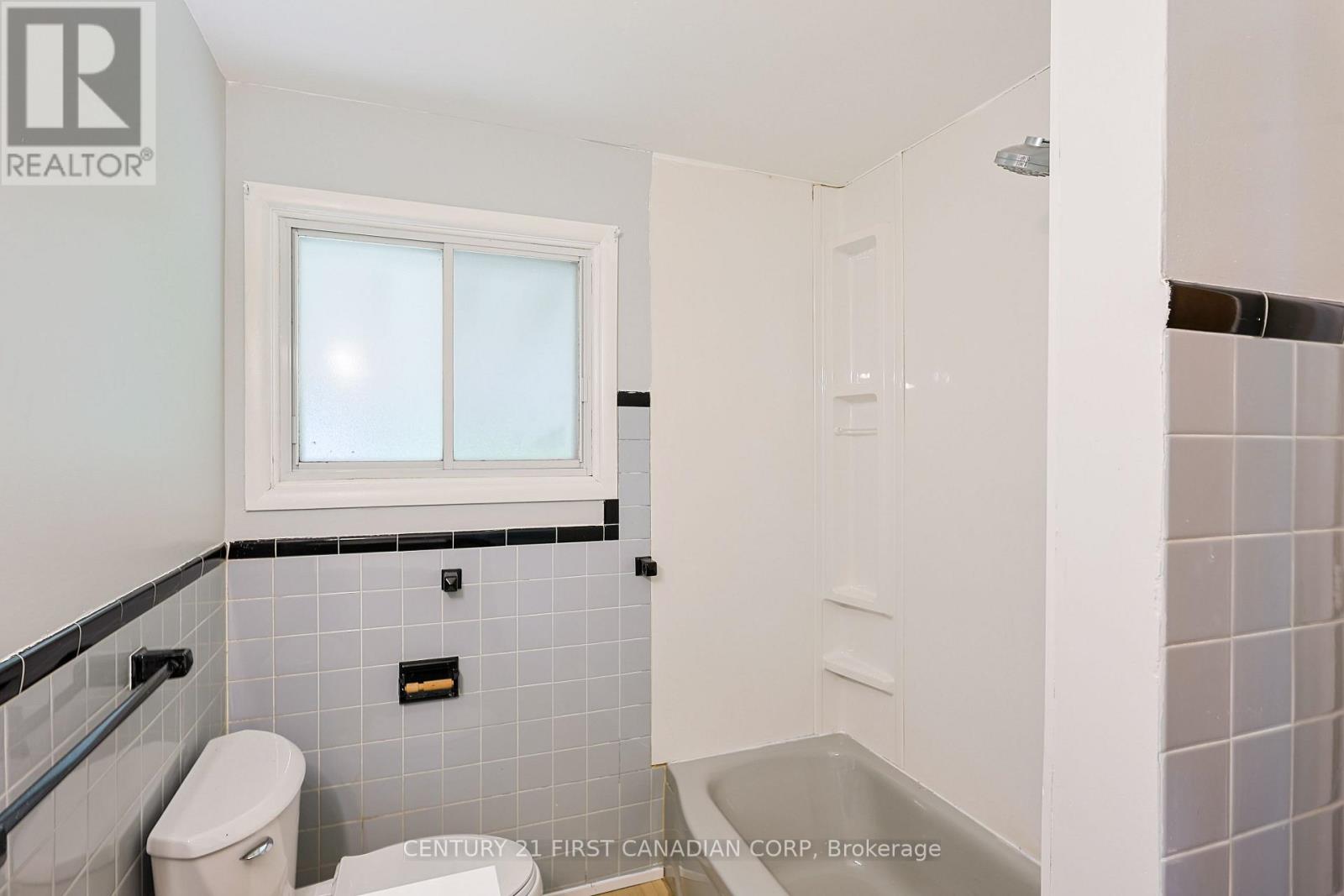 Upper - 268 Burlington Crescent, London South, Ontario  N5Z 3G5 - Photo 23 - X13677550