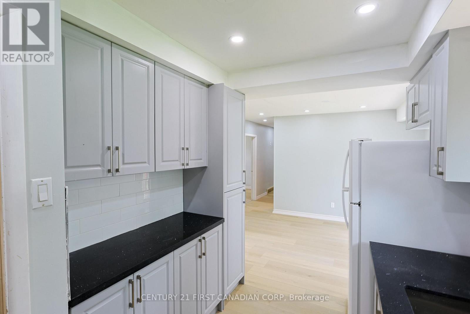 Upper - 268 Burlington Crescent, London South, Ontario  N5Z 3G5 - Photo 28 - X13677550