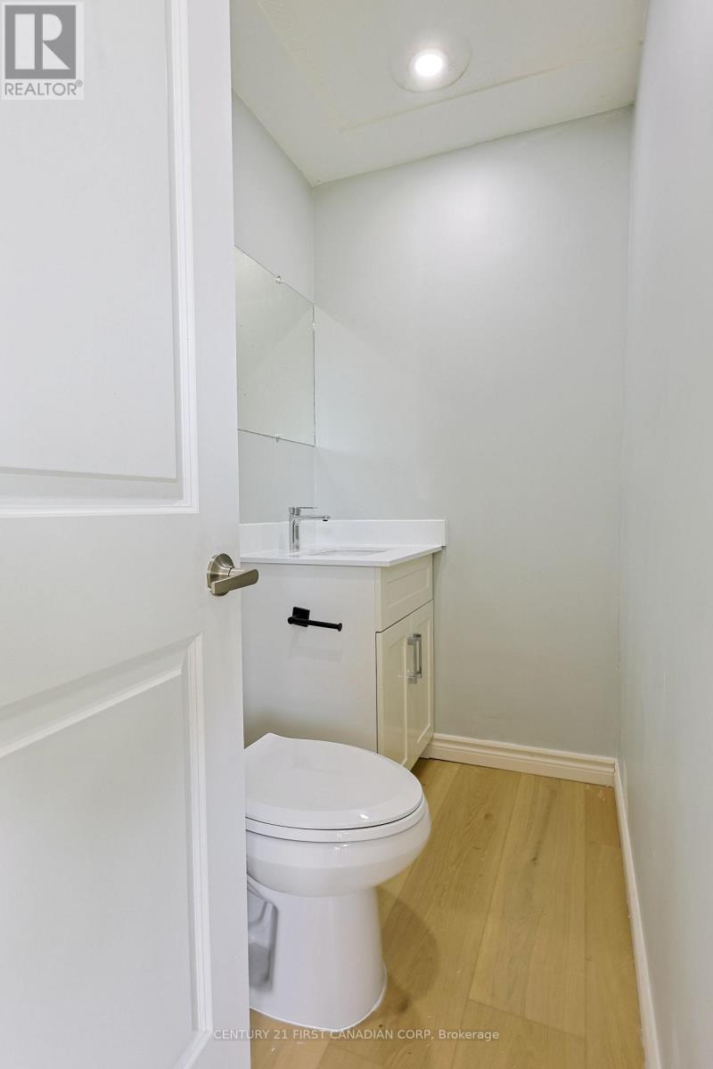 Upper - 268 Burlington Crescent, London South, Ontario  N5Z 3G5 - Photo 8 - X13677550
