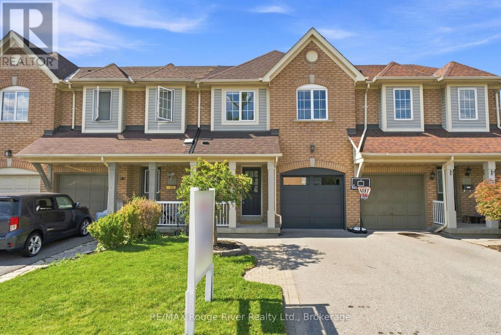 16 PLANTATION COURT, Whitby, Ontario