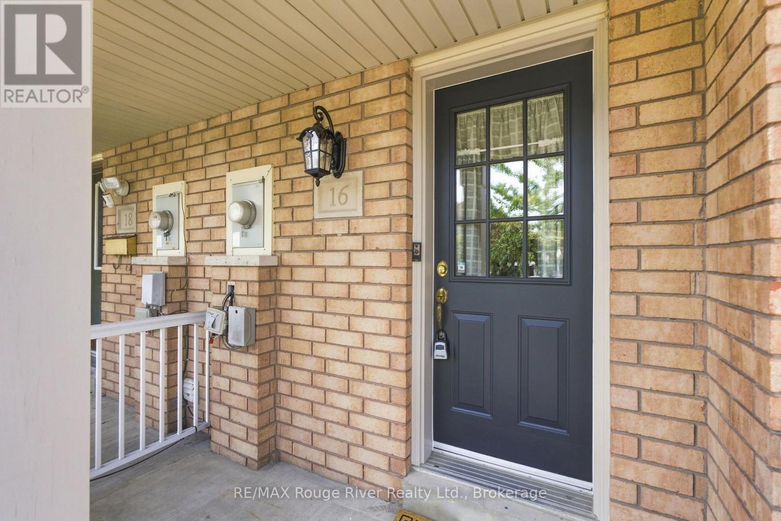 16 Plantation Court, Whitby, Ontario  L1P 1R2 - Photo 4 - E13677914