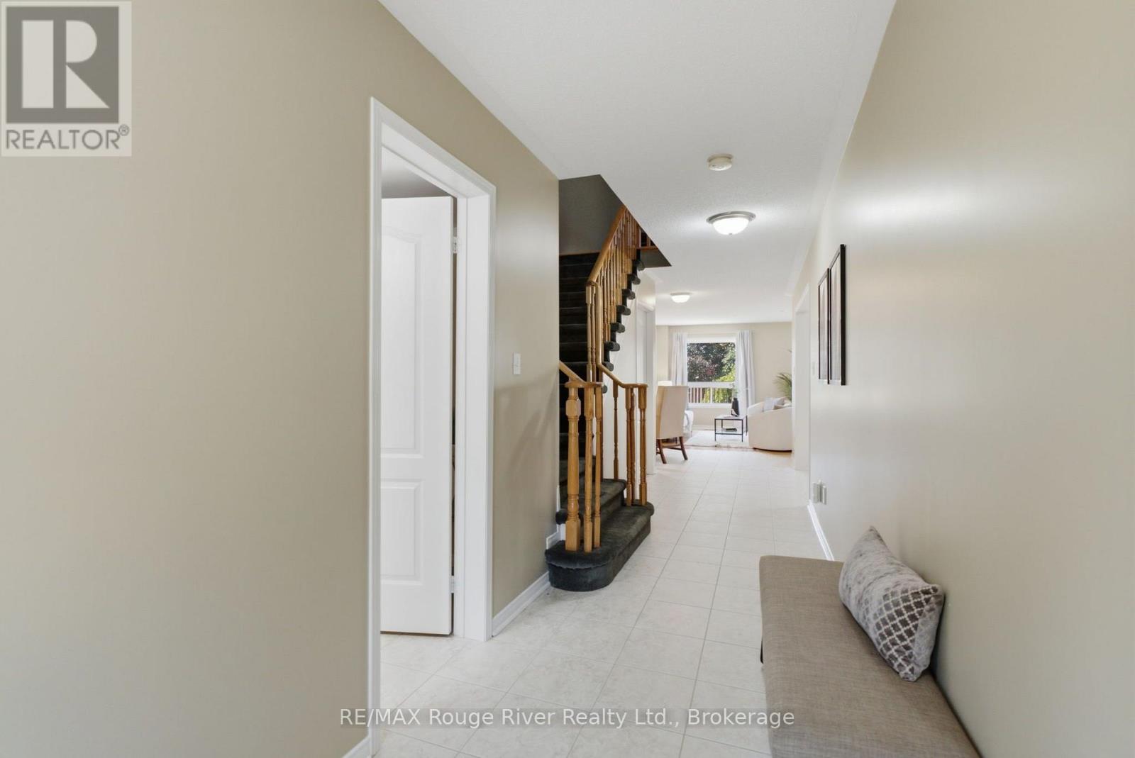 16 Plantation Court, Whitby, Ontario  L1P 1R2 - Photo 5 - E13677914