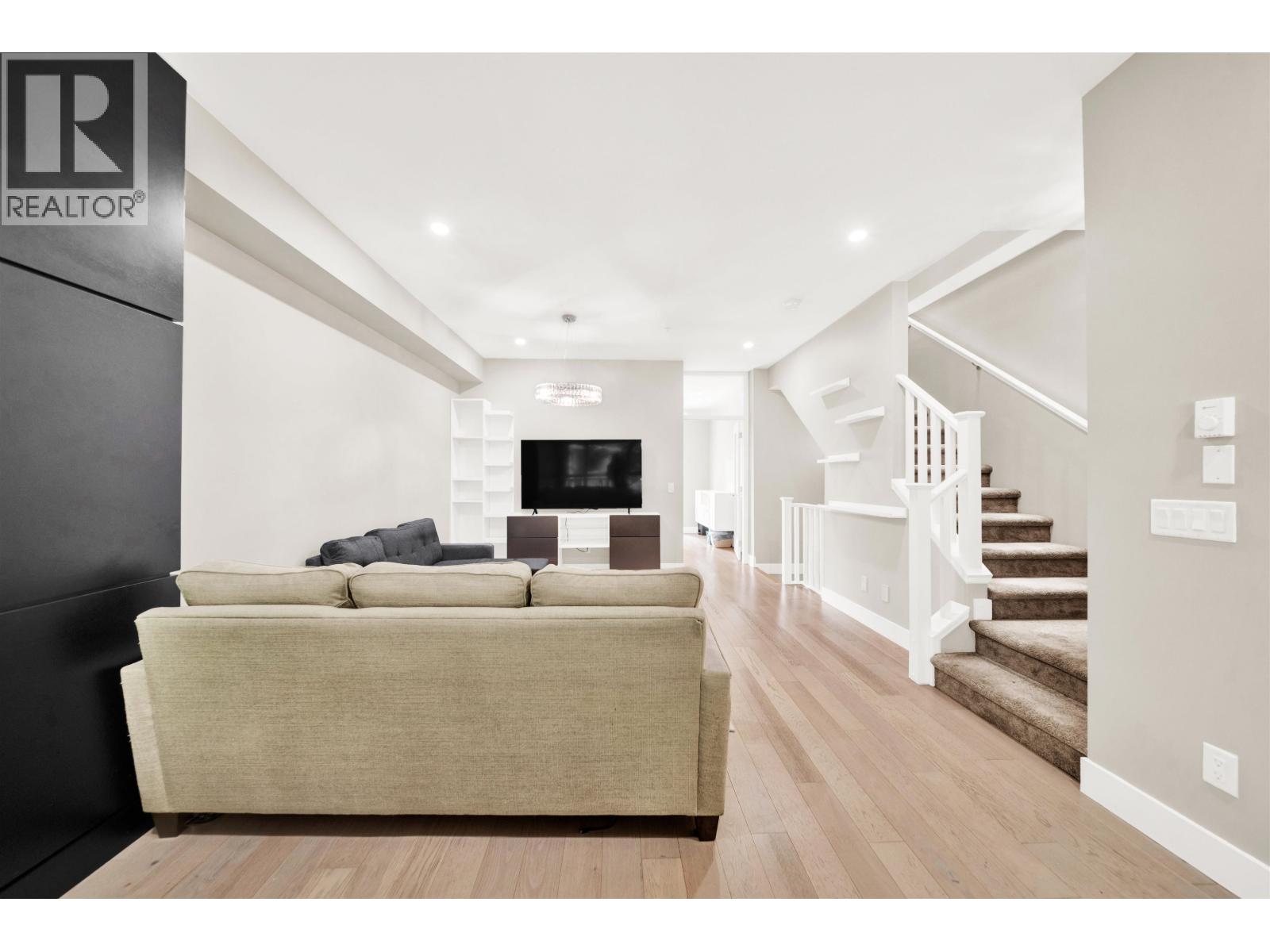 4 218 Camata Street, New Westminster, British Columbia  V3M 0H8 - Photo 5 - R3149695