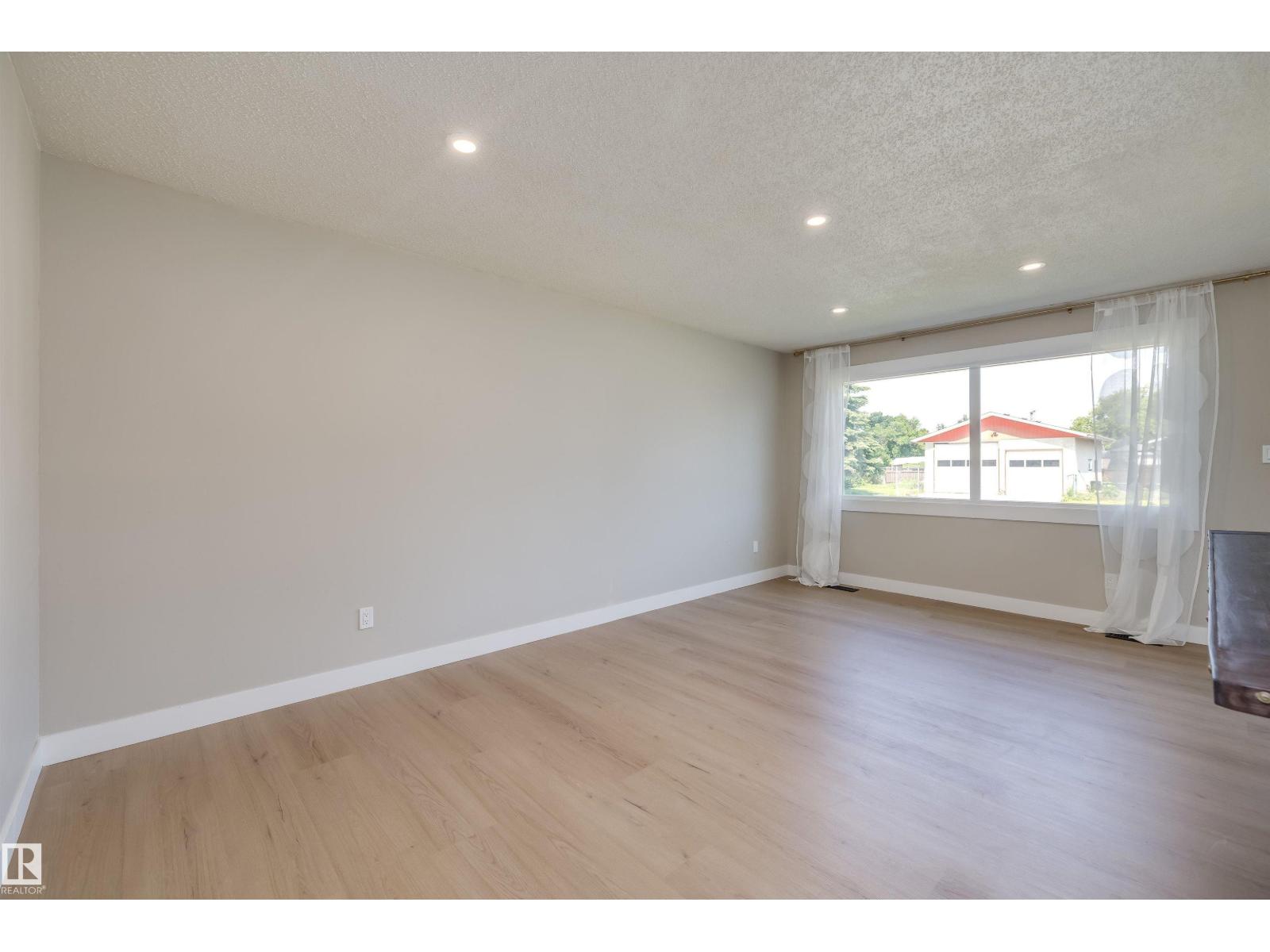 4204 42 Av, Stony Plain, Alberta  T7Z 1J8 - Photo 11 - E4502504