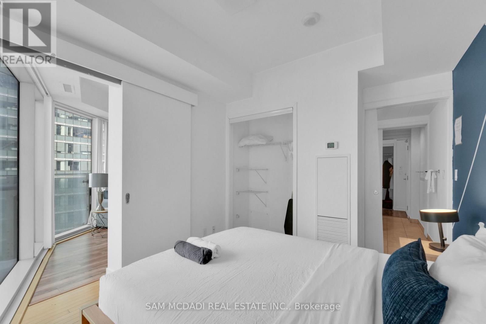 2307 - 12 York Street, Toronto, Ontario  M5J 0A9 - Photo 12 - C13677886