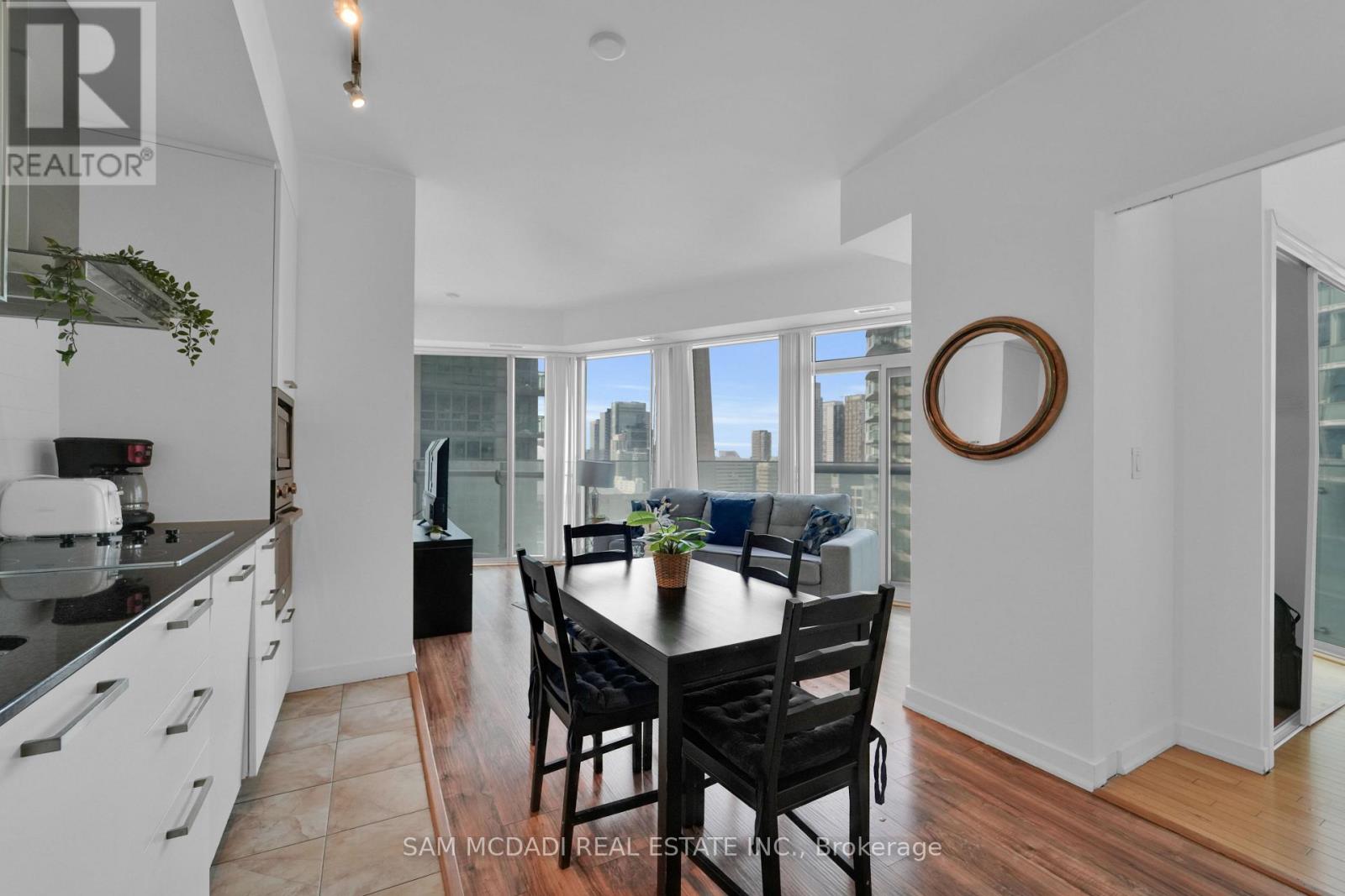 2307 - 12 York Street, Toronto, Ontario  M5J 0A9 - Photo 2 - C13677886