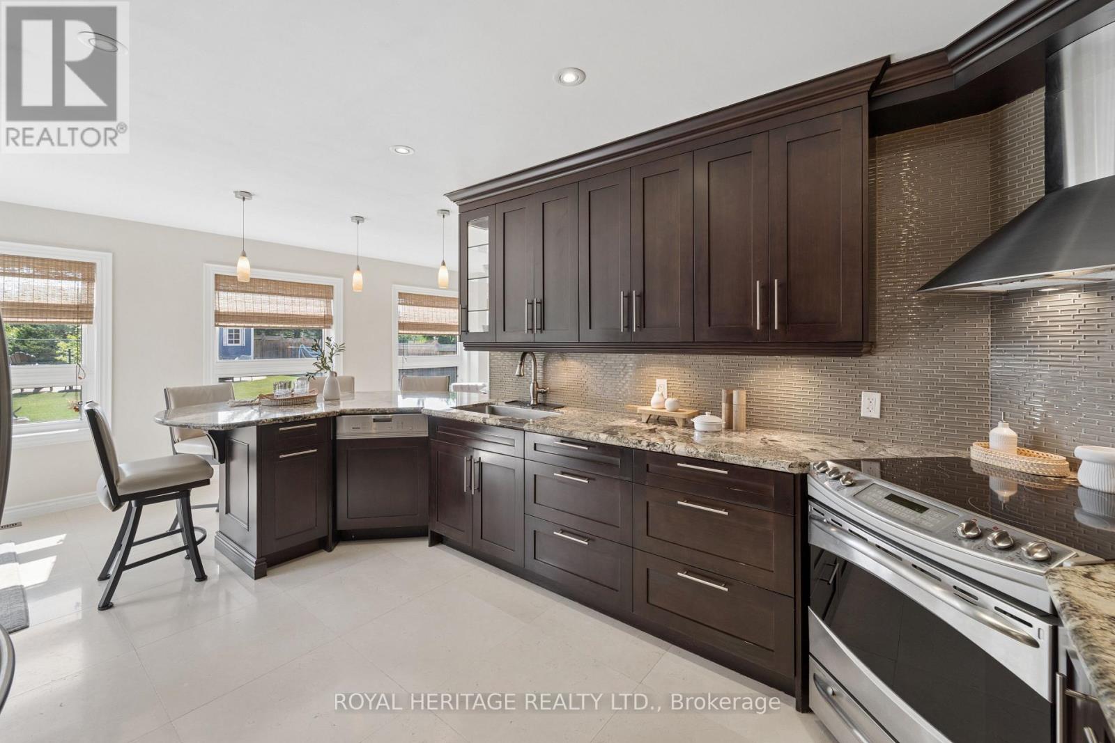 63 Kennett Drive, Whitby, Ontario  L1P 1L5 - Photo 9 - E13677874