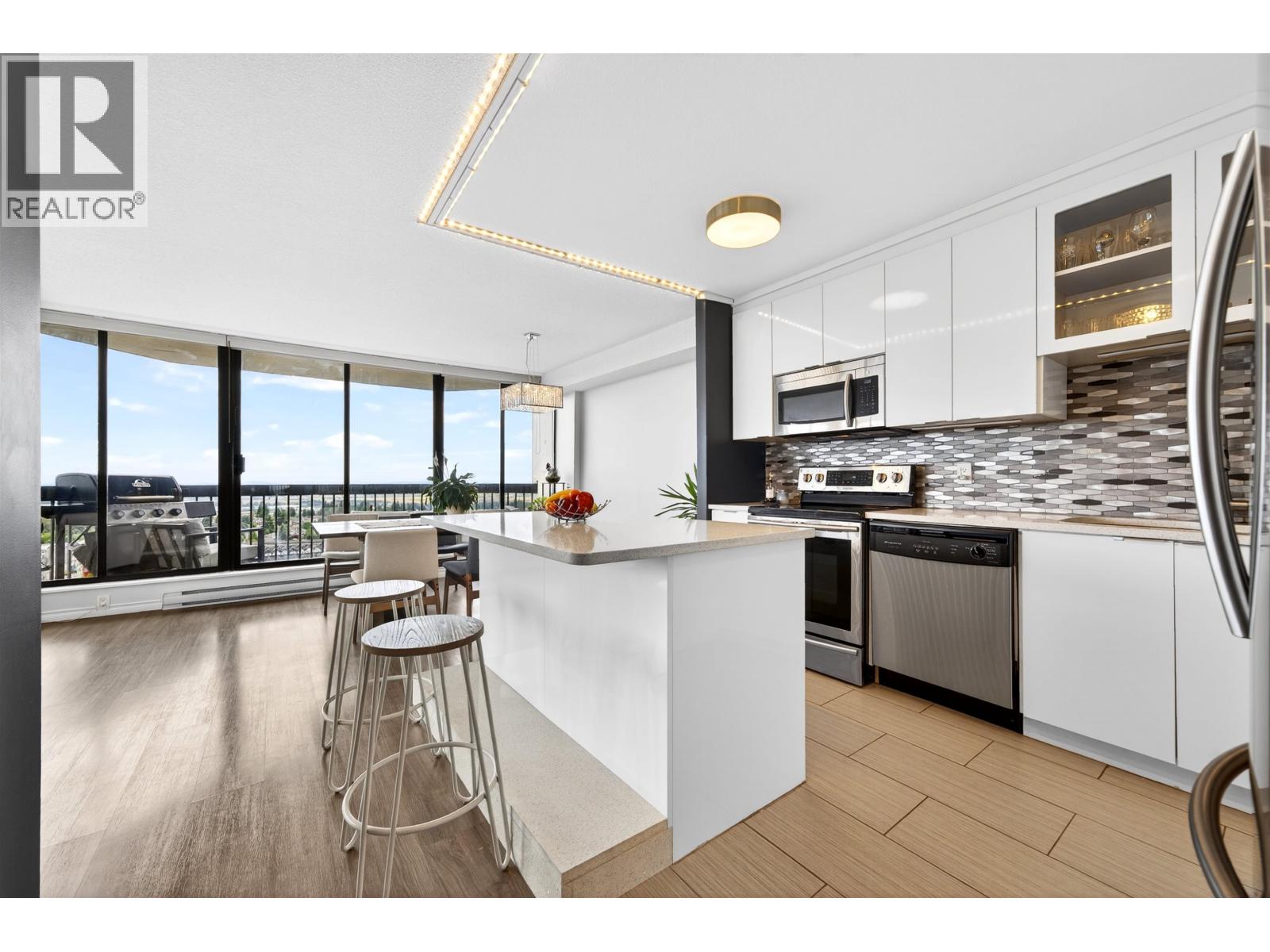 1903 6540 BURLINGTON AVENUE, Burnaby, British Columbia