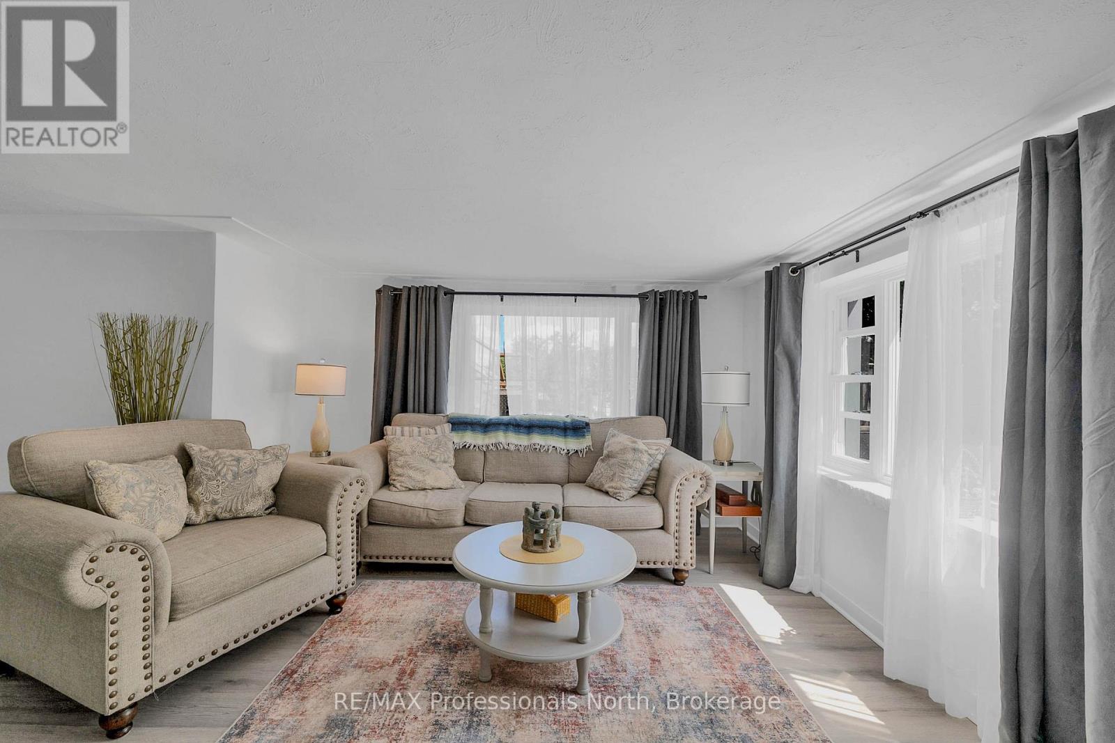 63 The Queensway N, Georgina (Keswick North), Ontario  L4P 0L2 - Photo 36 - N13677976