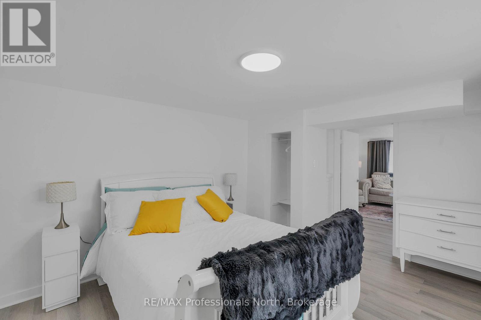 63 The Queensway N, Georgina (Keswick North), Ontario  L4P 0L2 - Photo 40 - N13677976