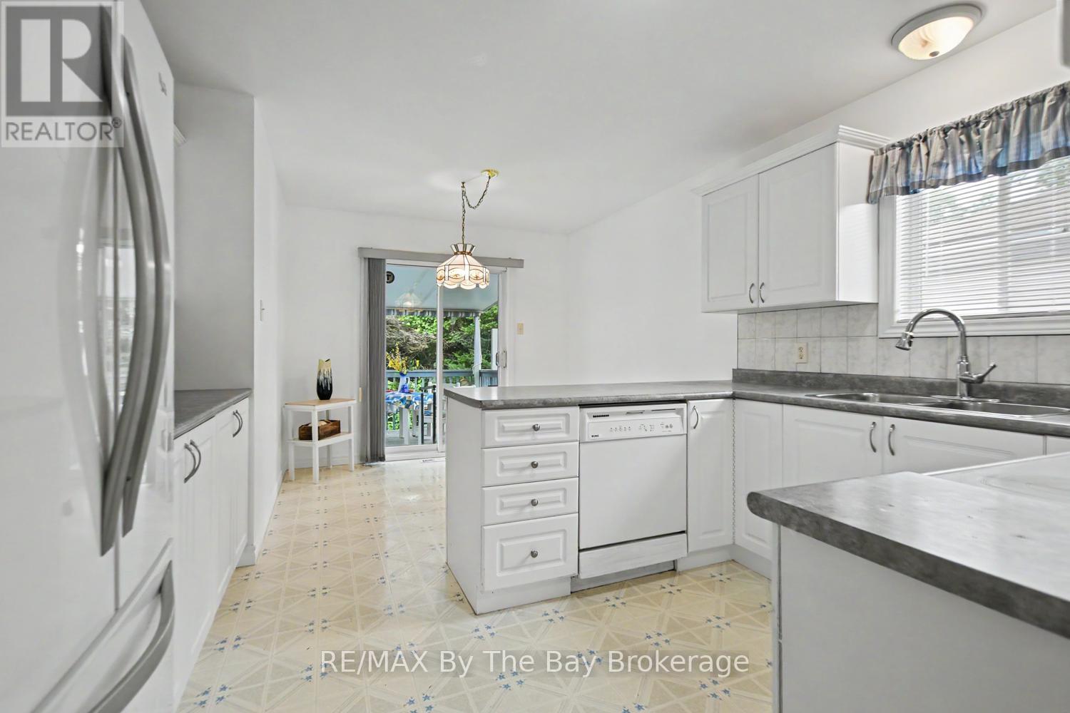 144 Smallman Drive, Wasaga Beach, Ontario  L9Z 1L3 - Photo 13 - S13677938