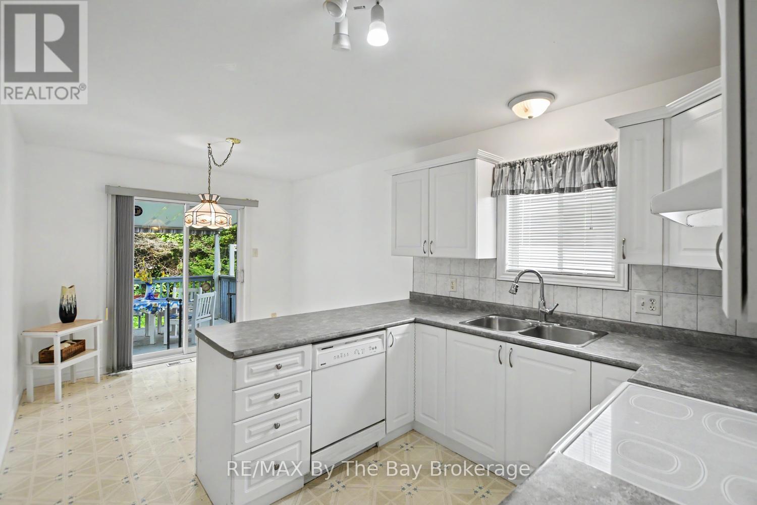 144 Smallman Drive, Wasaga Beach, Ontario  L9Z 1L3 - Photo 14 - S13677938