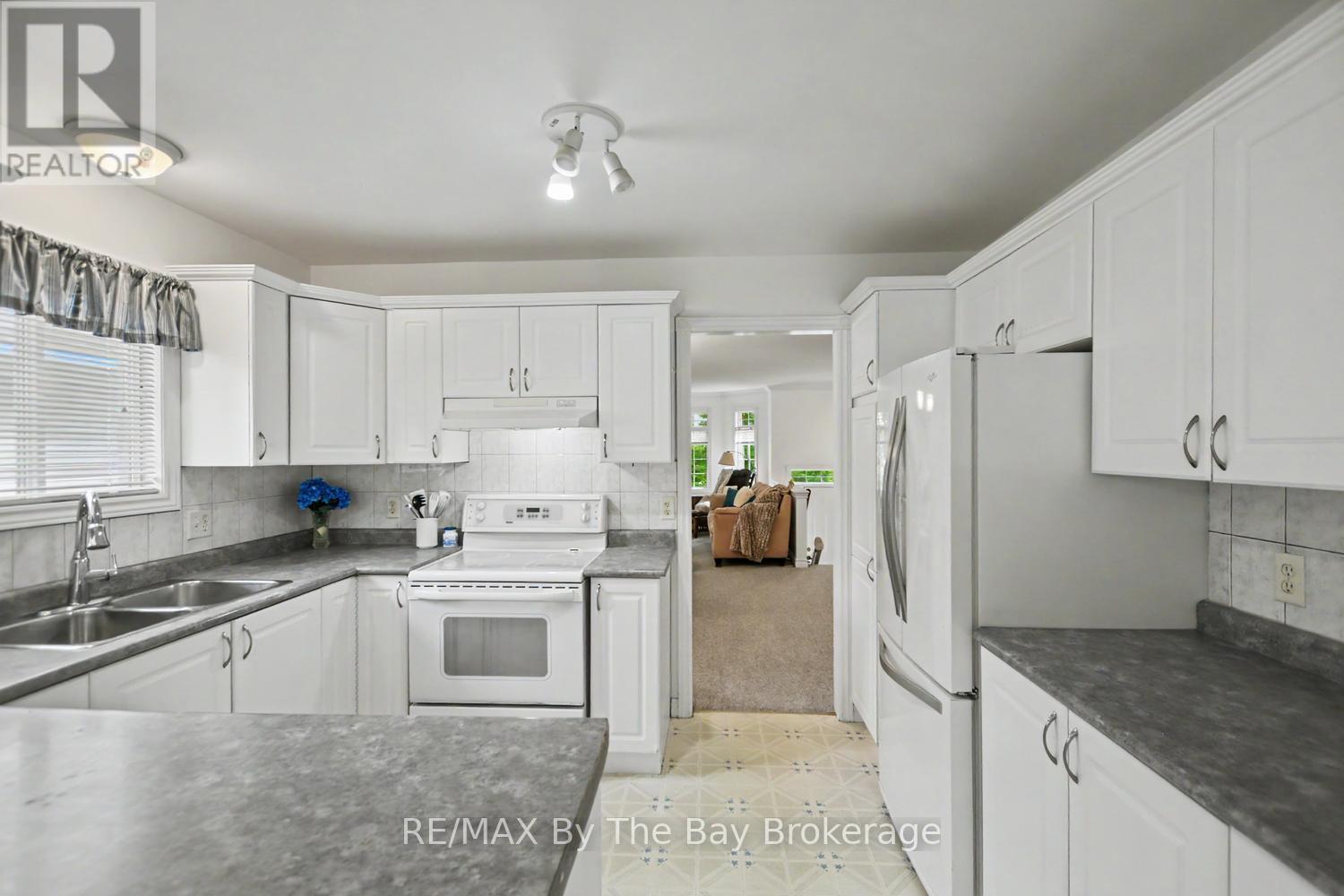 144 Smallman Drive, Wasaga Beach, Ontario  L9Z 1L3 - Photo 15 - S13677938