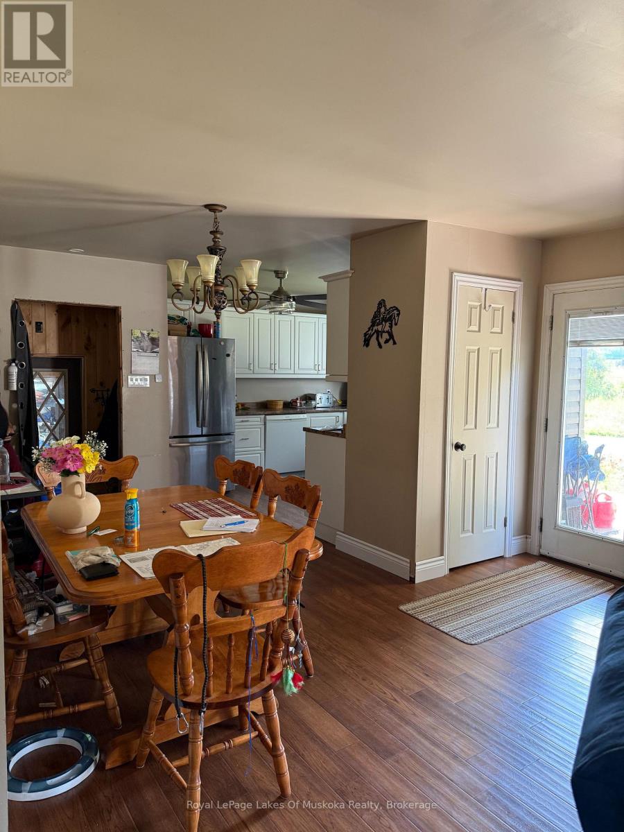 1014 Ben Lake Road East Road, Gravenhurst (Ryde), Ontario  P1P 1R3 - Photo 3 - X13677988