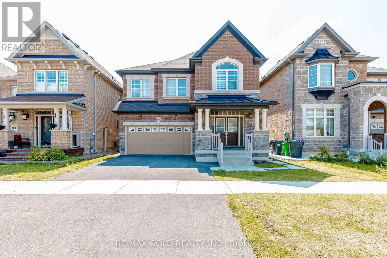 33 Tiger Crescent, Brampton, Ontario  L6R 0C8 - Photo 1 - W13677912