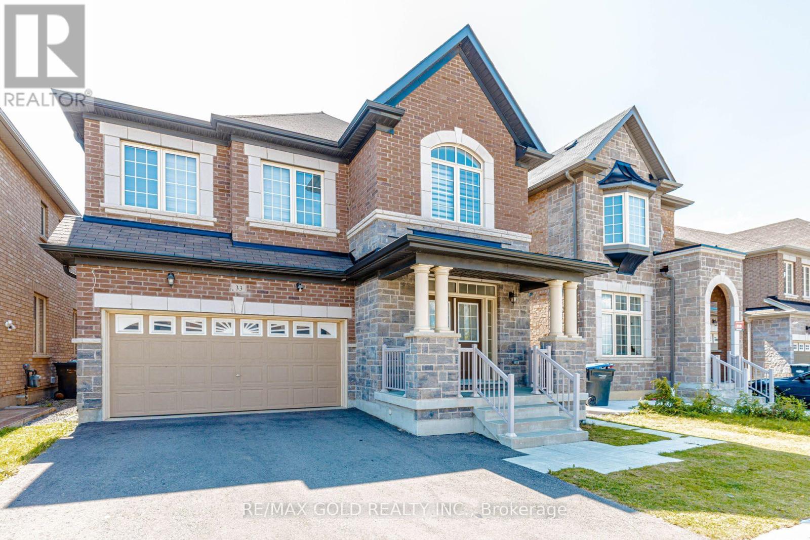 33 Tiger Crescent, Brampton, Ontario  L6R 0C8 - Photo 2 - W13677912