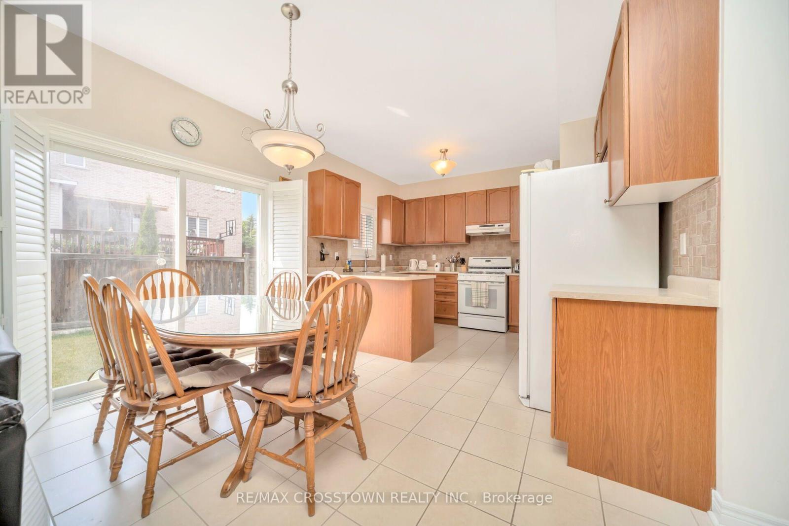 67 Sorbonne Drive, Brampton, Ontario  L6P 1Y6 - Photo 17 - W13677918
