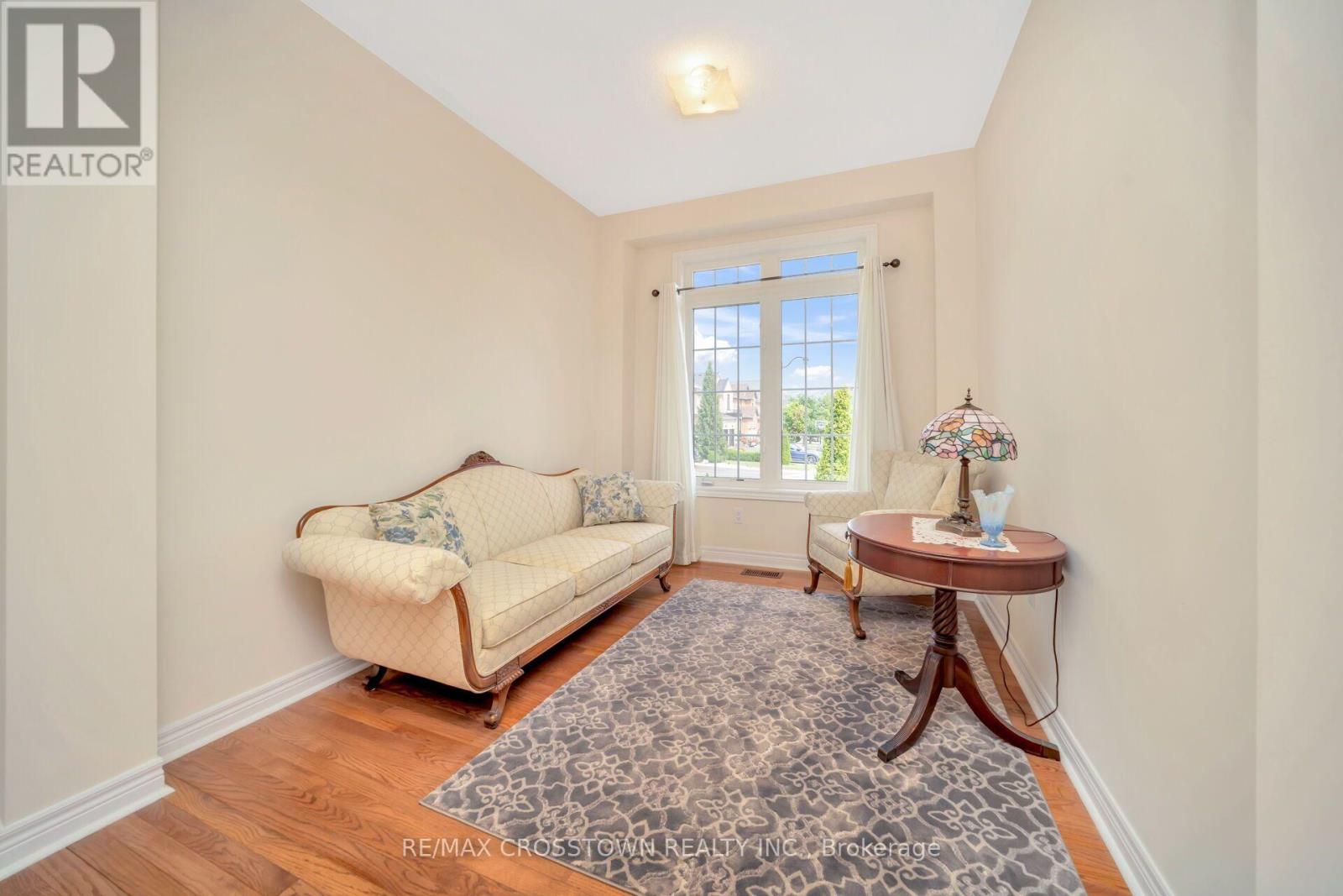 67 Sorbonne Drive, Brampton, Ontario  L6P 1Y6 - Photo 5 - W13677918