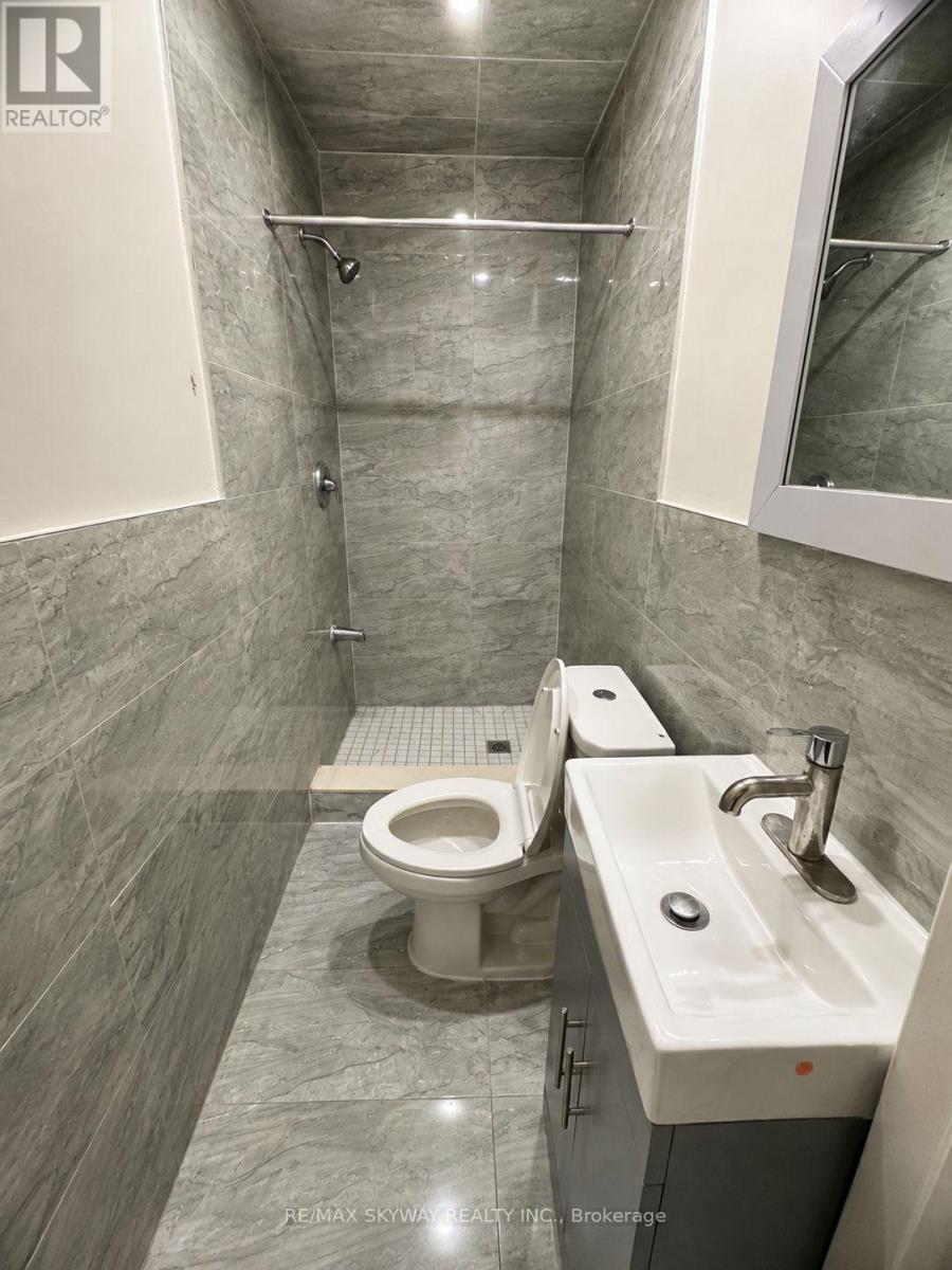 40 Dorward Drive, Toronto, Ontario  M9V 2J7 - Photo 10 - W13677980
