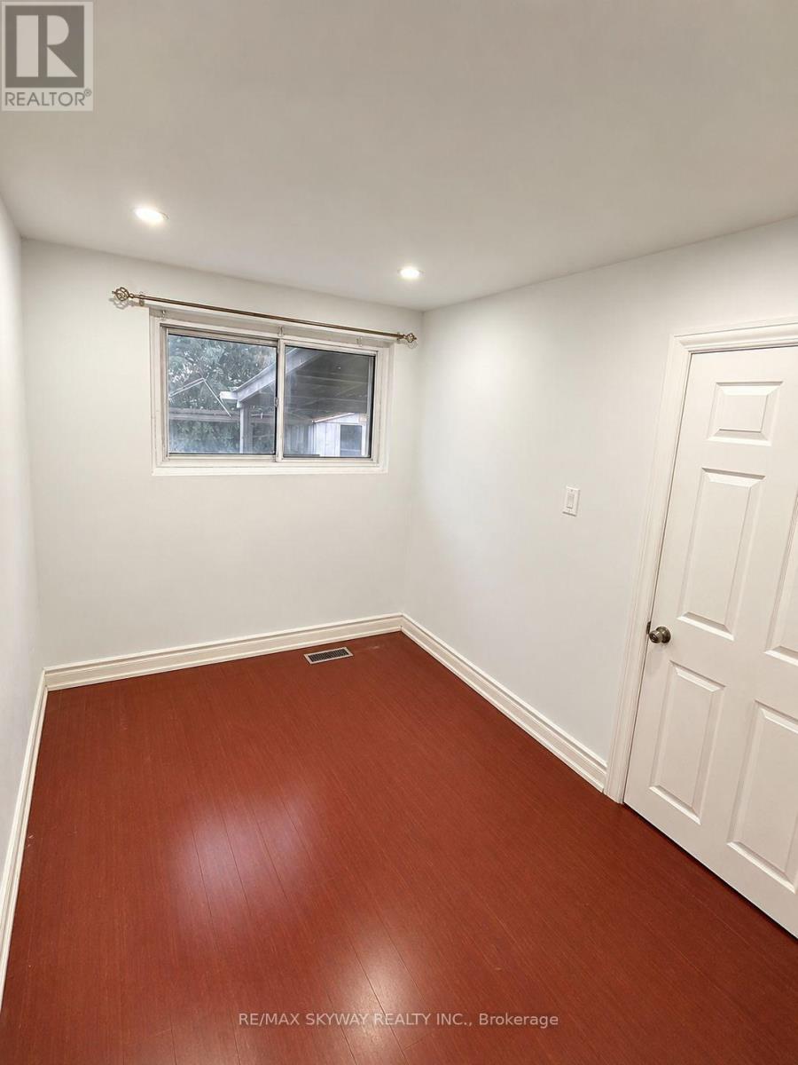 40 Dorward Drive, Toronto, Ontario  M9V 2J7 - Photo 6 - W13677980