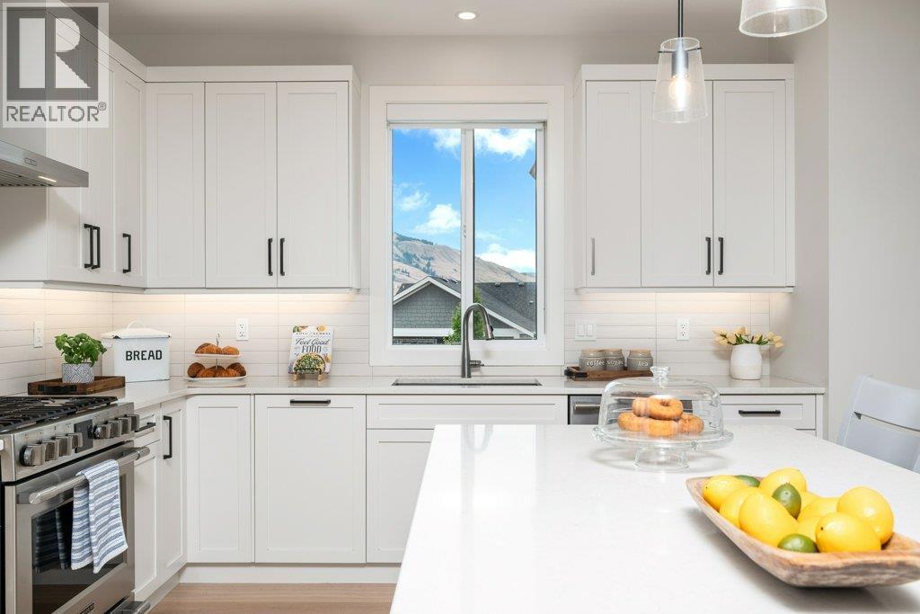 631 Mt Ida Crescent, Coldstream, British Columbia  V1B 4G3 - Photo 7 - 10391887