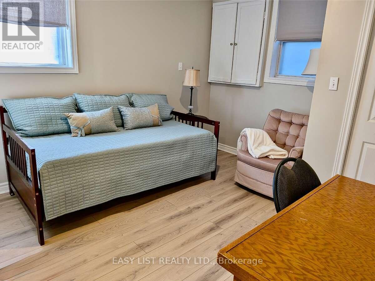 10161 Andrea Street, Lambton Shores, Ontario  N0M 2L0 - Photo 13 - X13677998