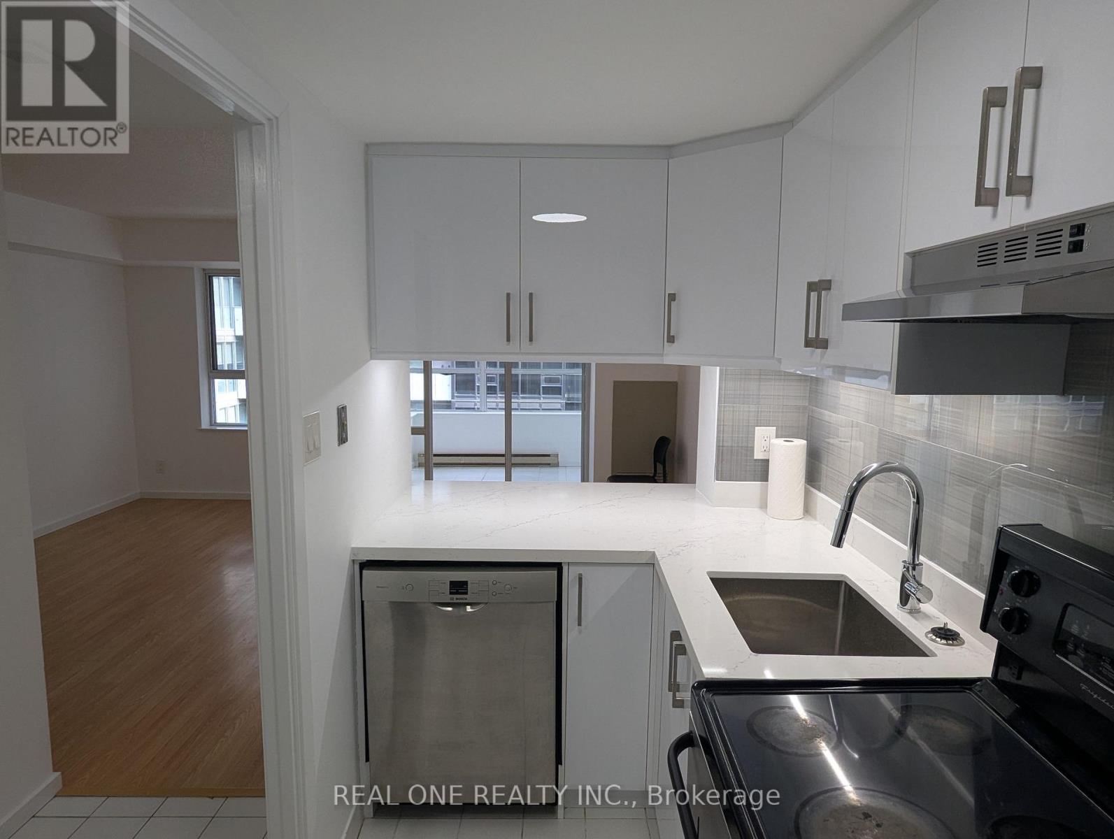 1612 - 711 Bay Street, Toronto, Ontario  M5G 2J8 - Photo 13 - C13673078